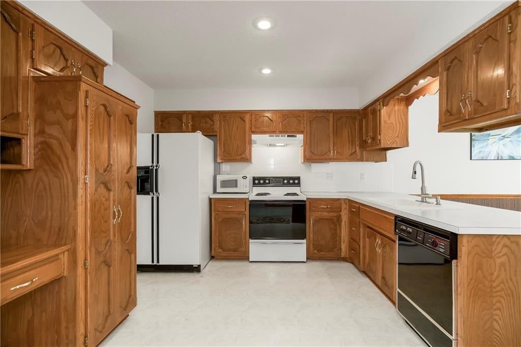 8202 NW Bradford Court — photo 7