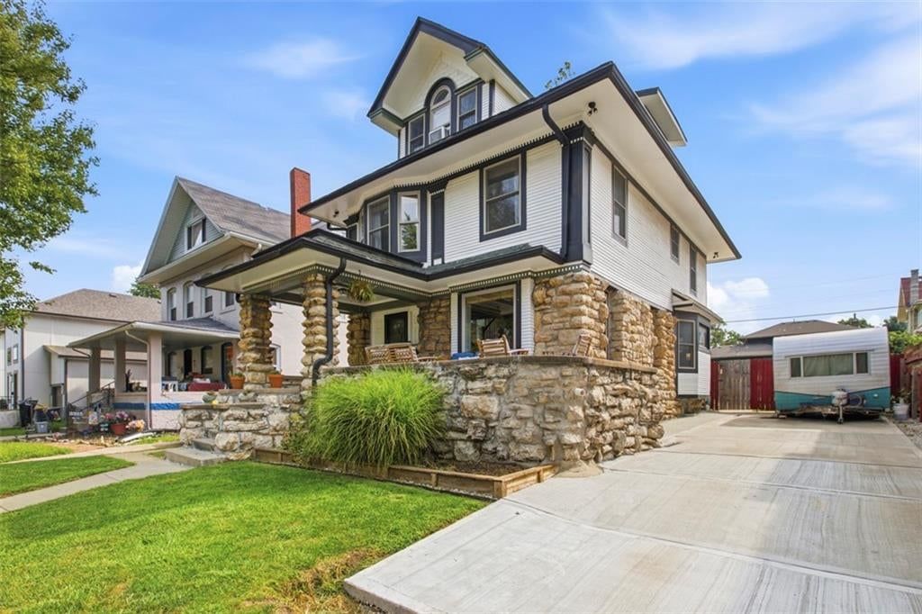 3333 Virginia Avenue, Kansas City, MO: listing photo 2