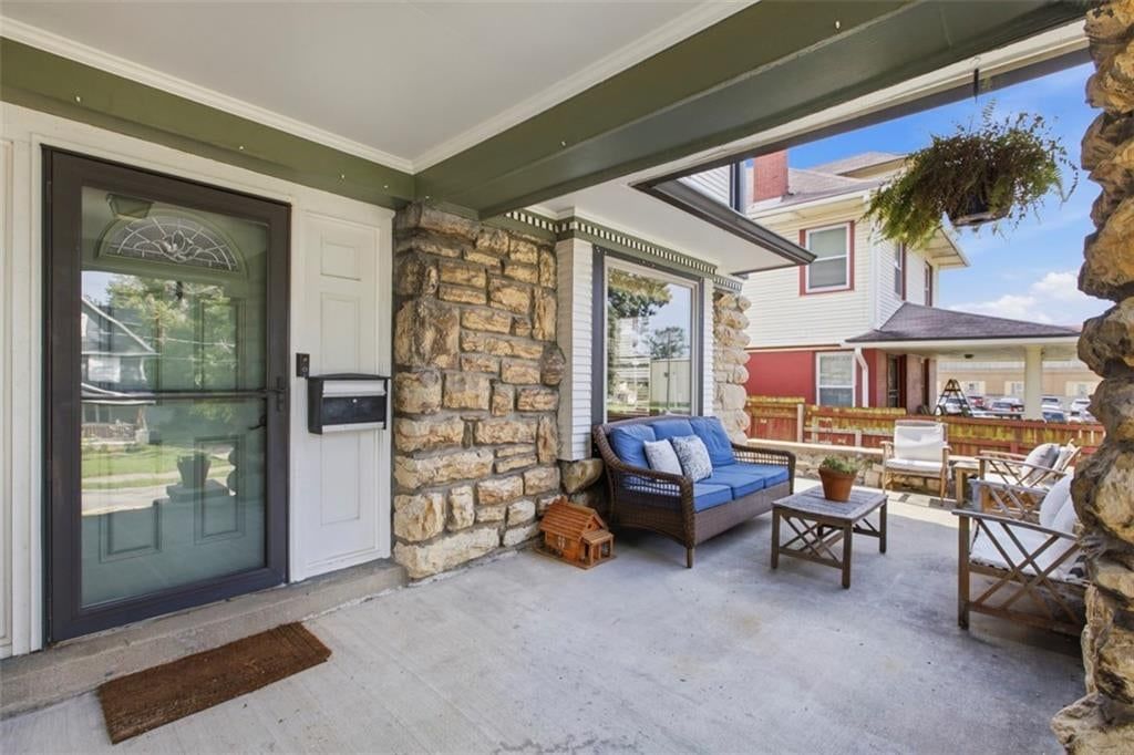 Photo 5 of 48 - 3333 Virginia Avenue, Kansas City, MO 64109