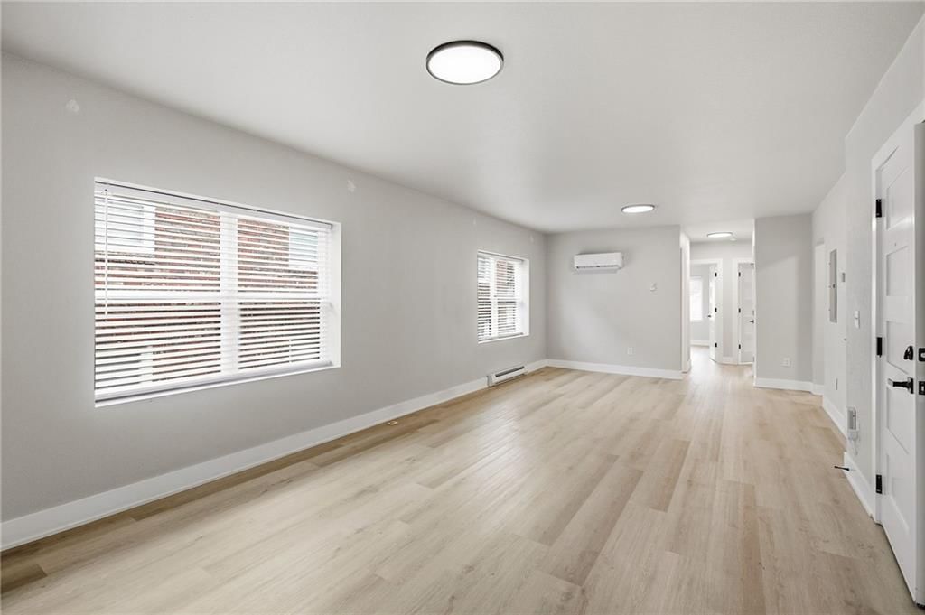 4335 Mercier Street — photo 11