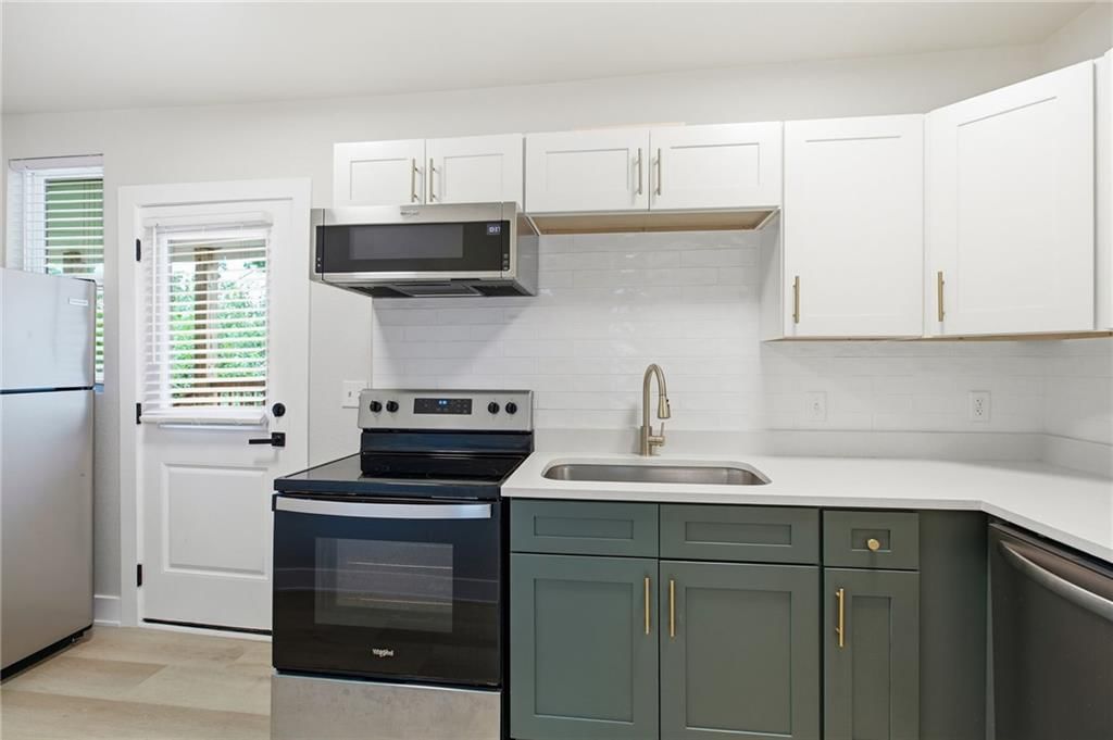4335 Mercier Street — photo 18