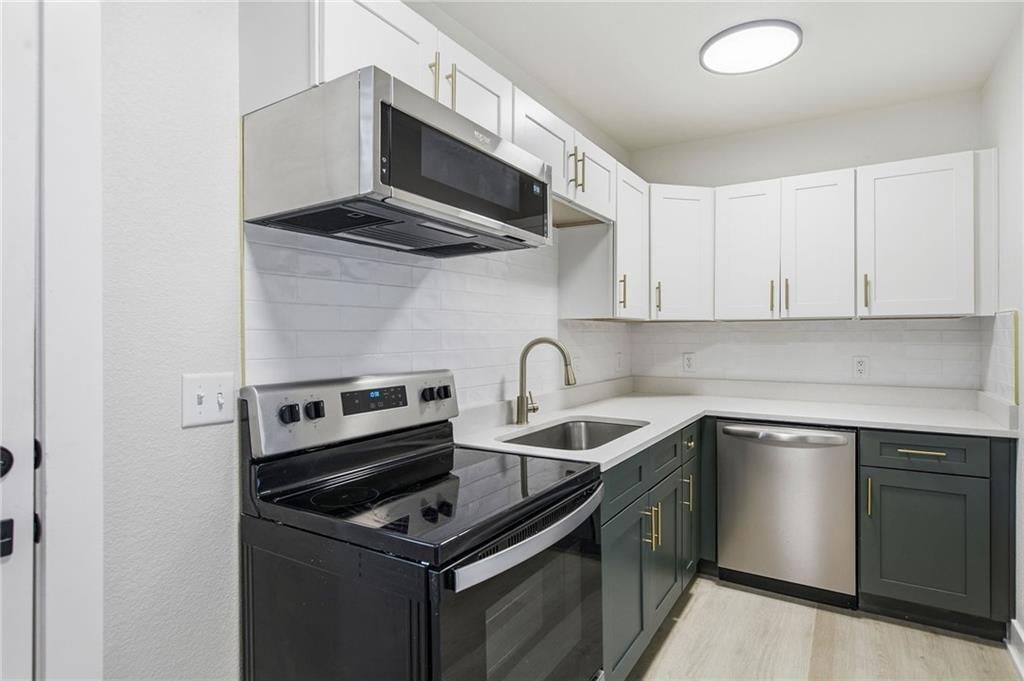 4335 Mercier Street — photo 19