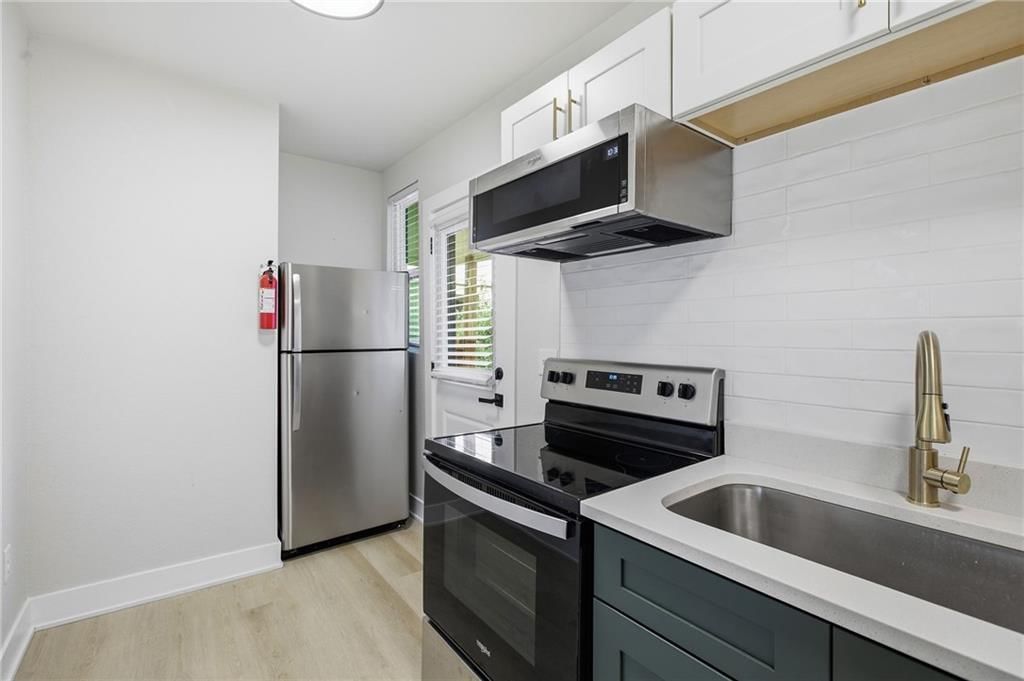 4335 Mercier Street — photo 20