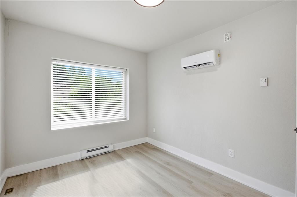4335 Mercier Street — photo 23