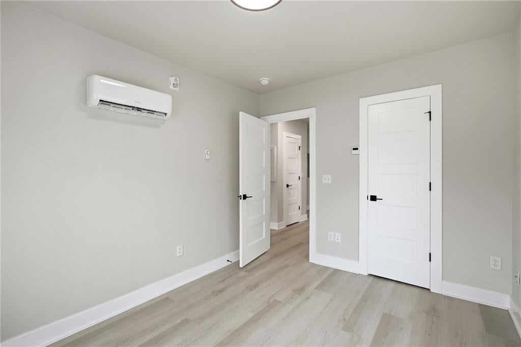 4335 Mercier Street — photo 25