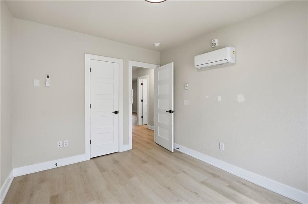 4335 Mercier Street — photo 28