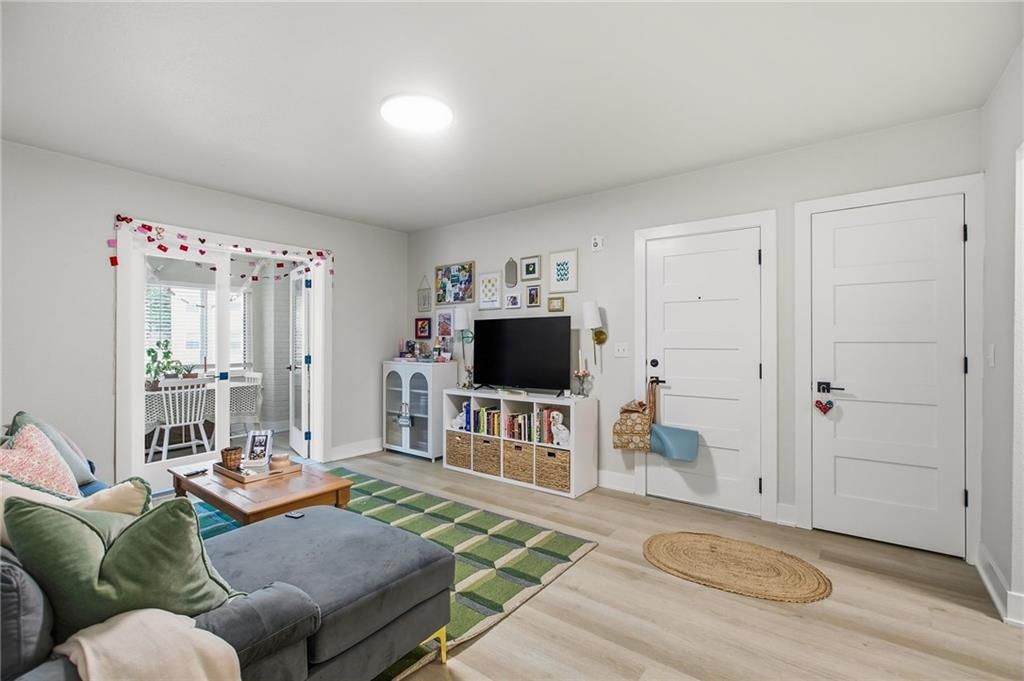 4335 Mercier Street — photo 29