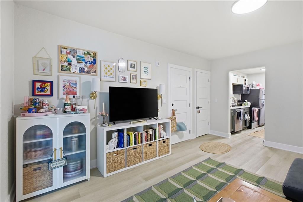 4335 Mercier Street — photo 30