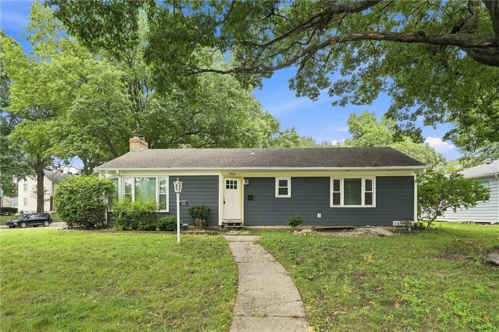 1216 Meadow Lake Parkway — photo 1