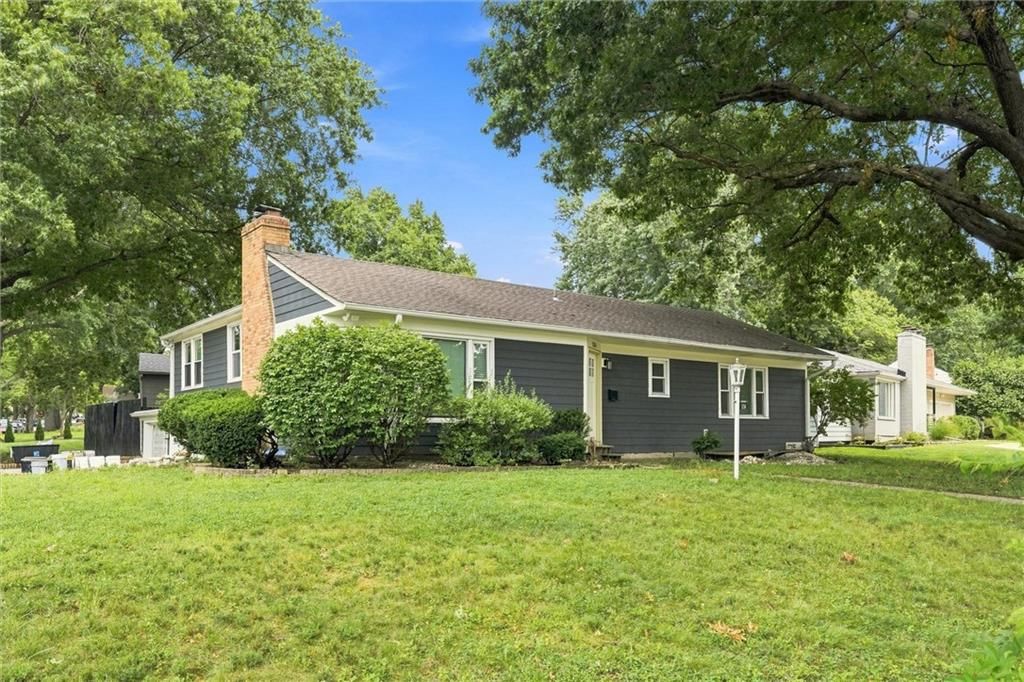 1216 Meadow Lake Parkway — photo 3