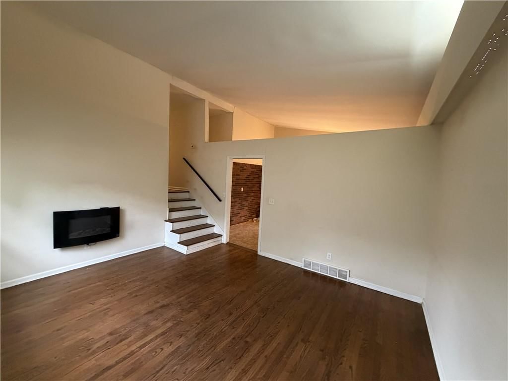 401 E 90th Terrace — photo 4