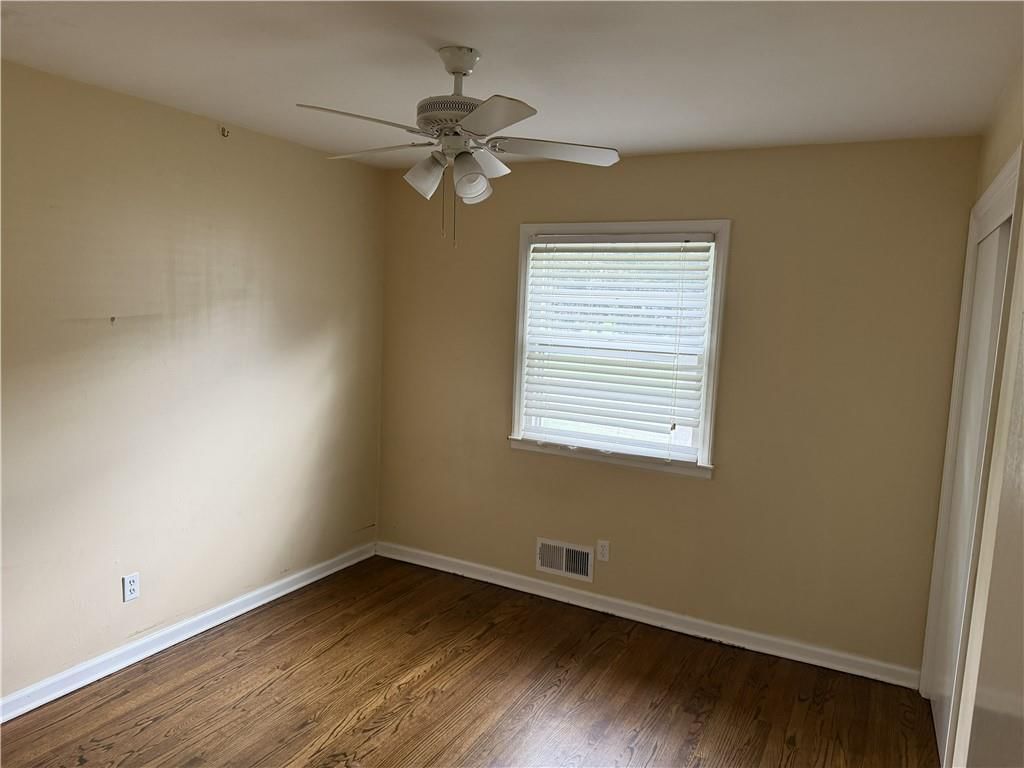 401 E 90th Terrace — photo 9