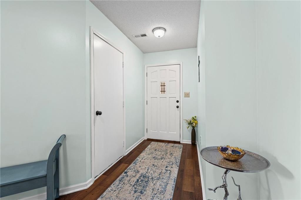 6200 Ash Court, Raytown, MO: listing photo 3
