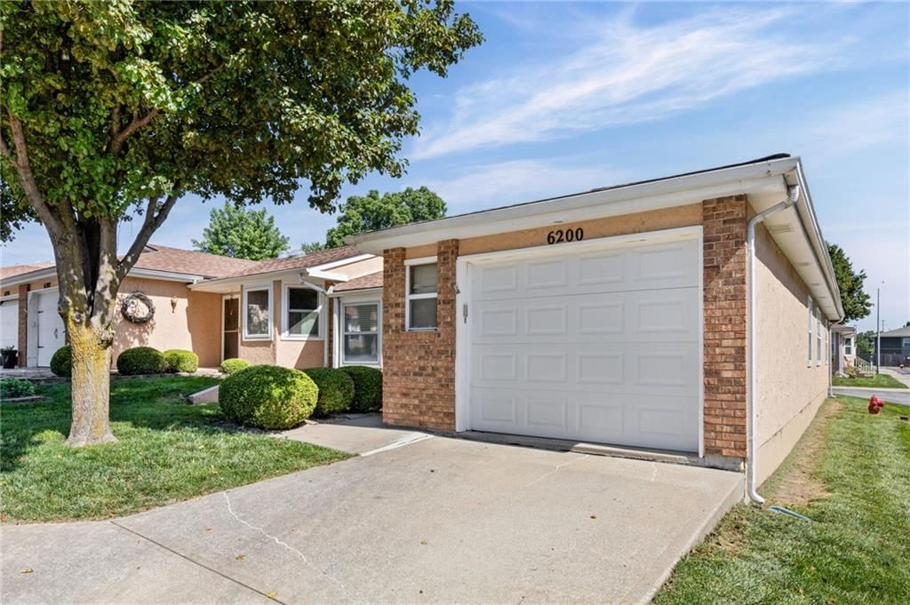 6200 Ash Court, Raytown, MO: listing photo 2