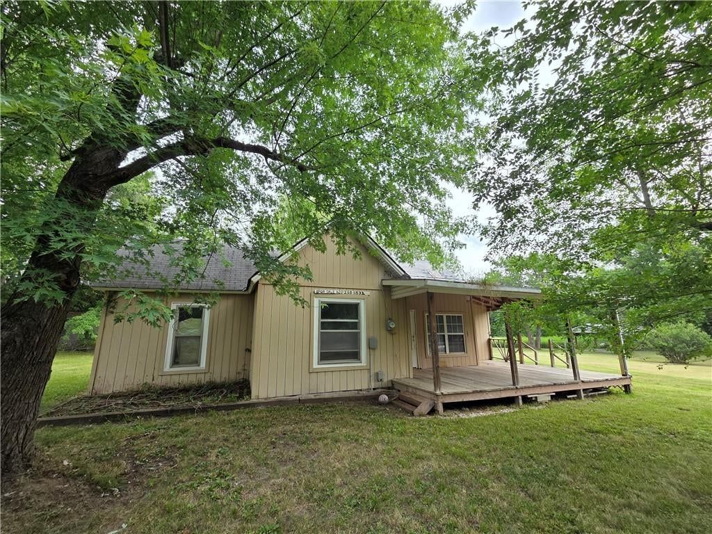 12754 NW State Route 52, Amoret, MO