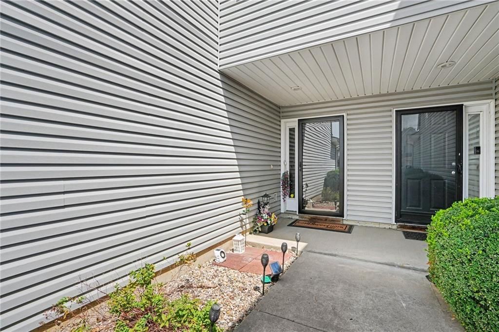 Photo 5 of 33, 8155 N Lawn Avenue, Kansas City, MO 64119