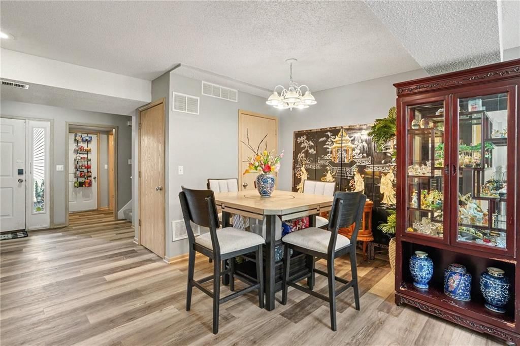 Photo 9 of 33 - 8155 N Lawn Avenue, Kansas City, MO 64119