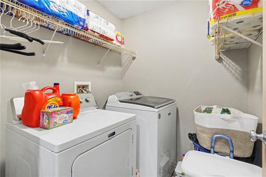 Photo 14 of 33 - 8155 N Lawn Avenue, Kansas City, MO 64119