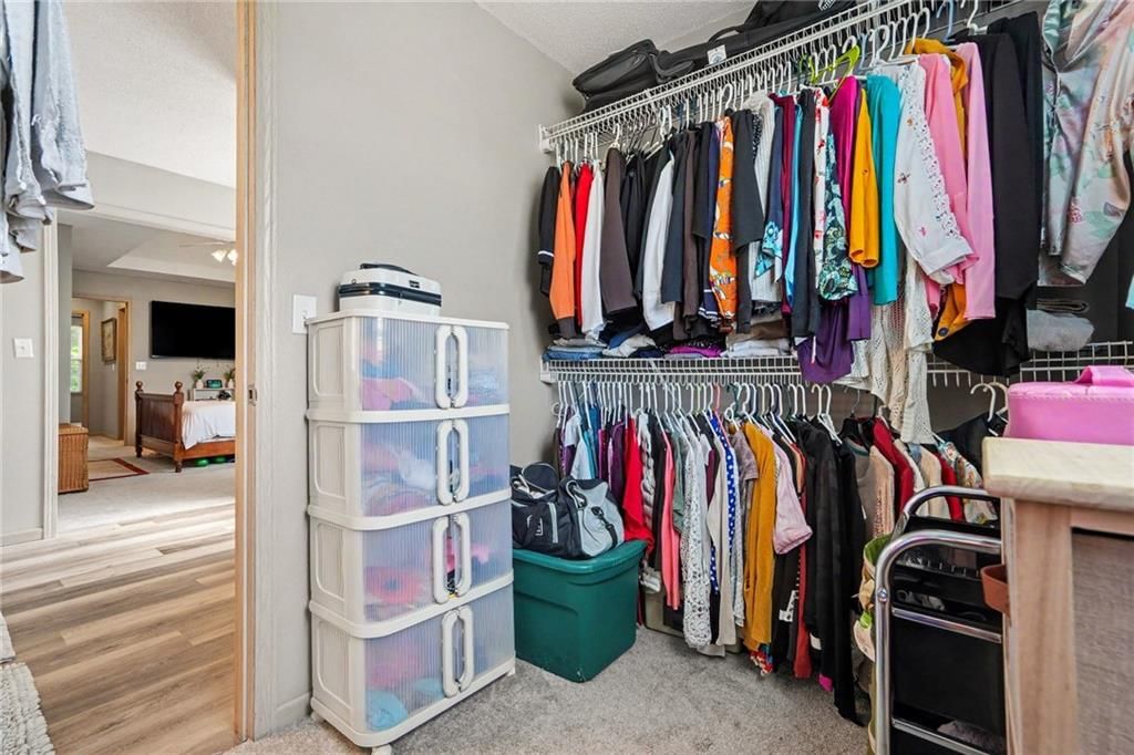 Photo 22 of 33 - 8155 N Lawn Avenue, Kansas City, MO 64119