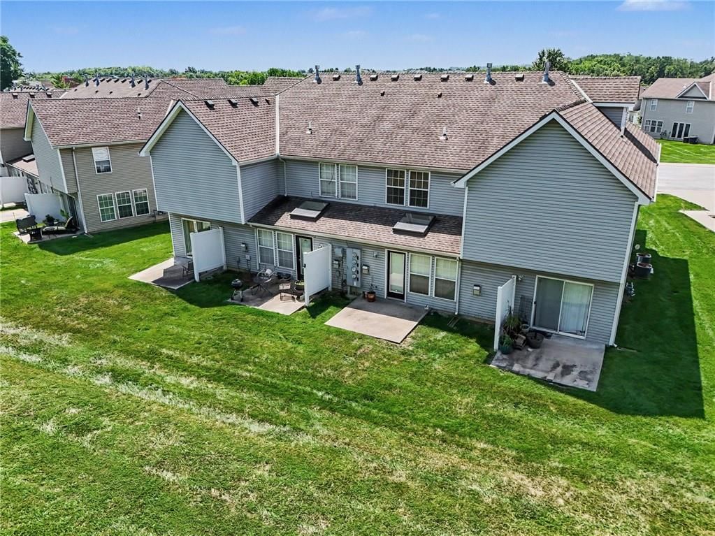 Photo 31 of 33 - 8155 N Lawn Avenue, Kansas City, MO 64119