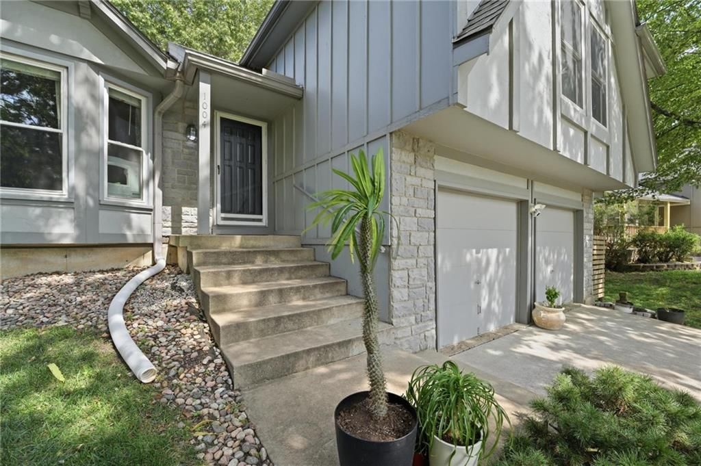 1004 N Keeler Street — photo 2