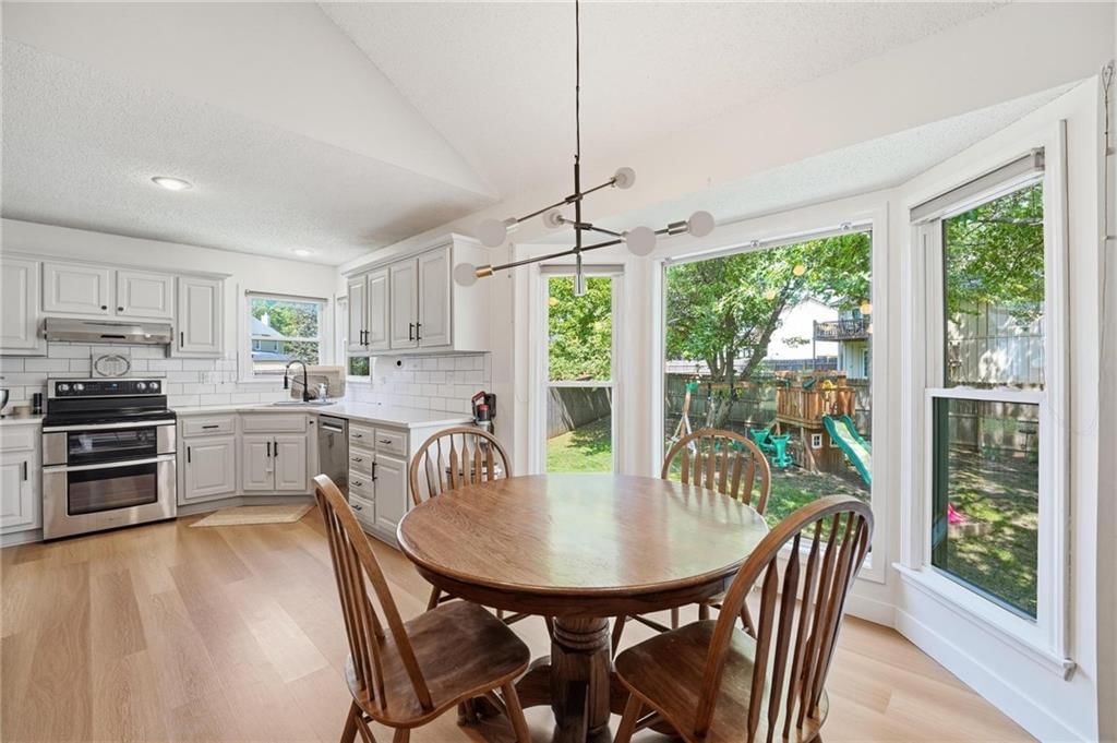 1004 N Keeler Street — photo 10