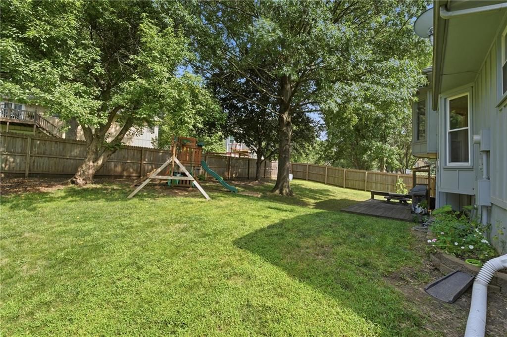 1004 N Keeler Street — photo 27