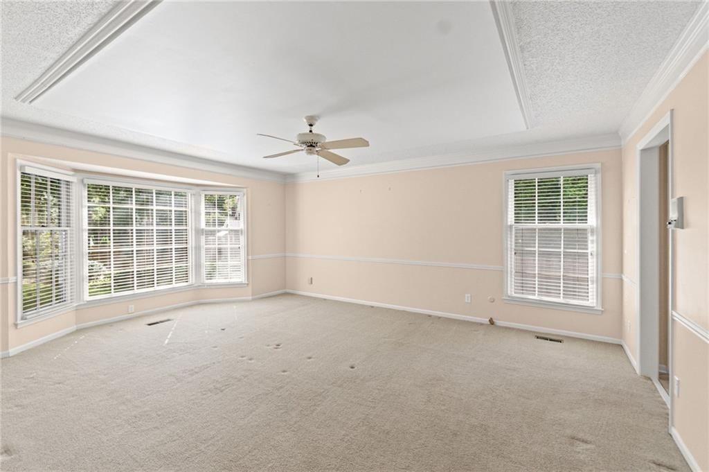 Photo 22 of 45 - 4965 Somerset Drive, Prairie Village, KS 66207