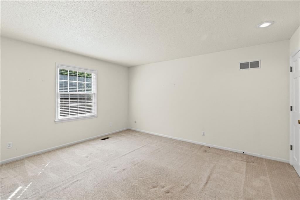 Photo 36 of 45 - 4965 Somerset Drive, Prairie Village, KS 66207