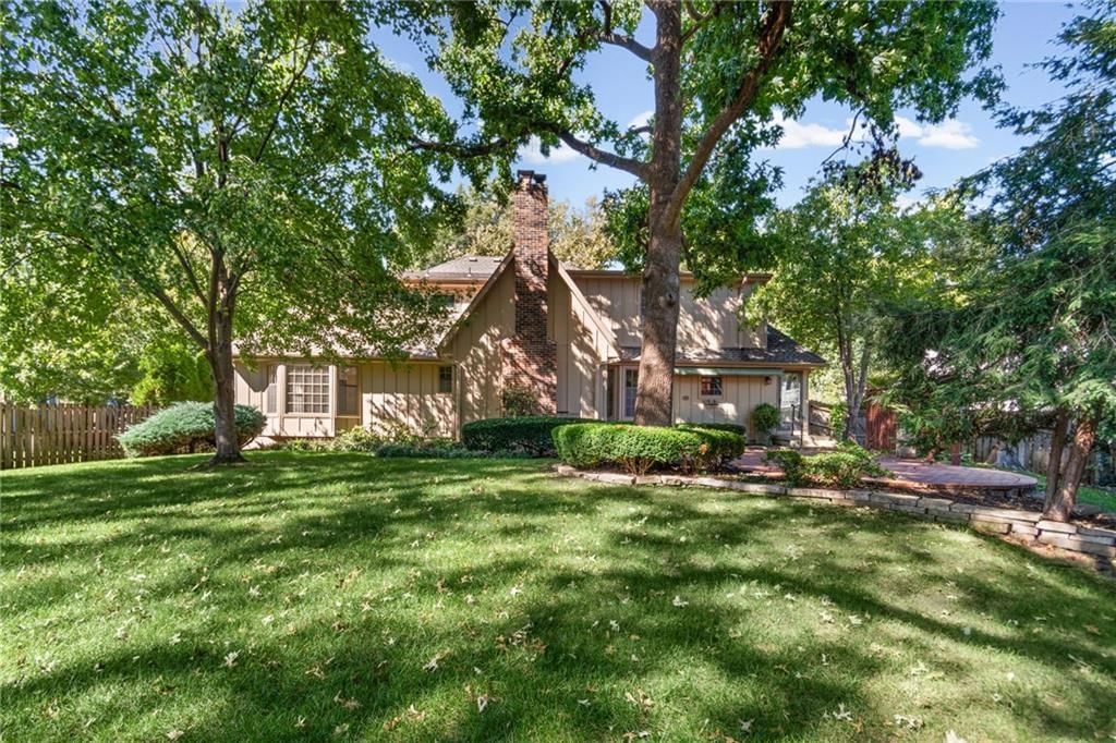 Photo 41 of 45 - 4965 Somerset Drive, Prairie Village, KS 66207