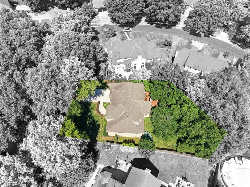 Photo 45 of 45 - 4965 Somerset Drive, Prairie Village, KS 66207