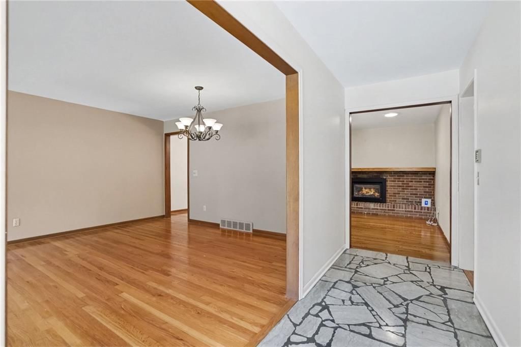5716 W 97th Terrace — photo 4
