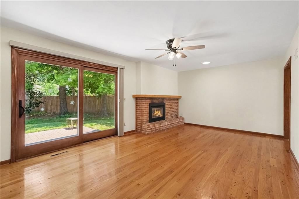 5716 W 97th Terrace — photo 7