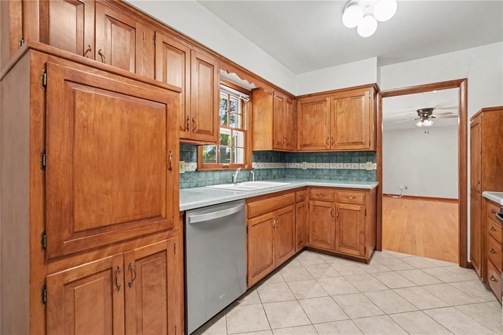 5716 W 97th Terrace — photo 8