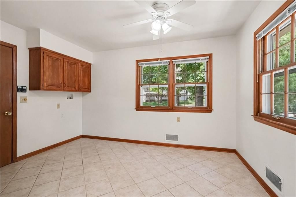 5716 W 97th Terrace — photo 11