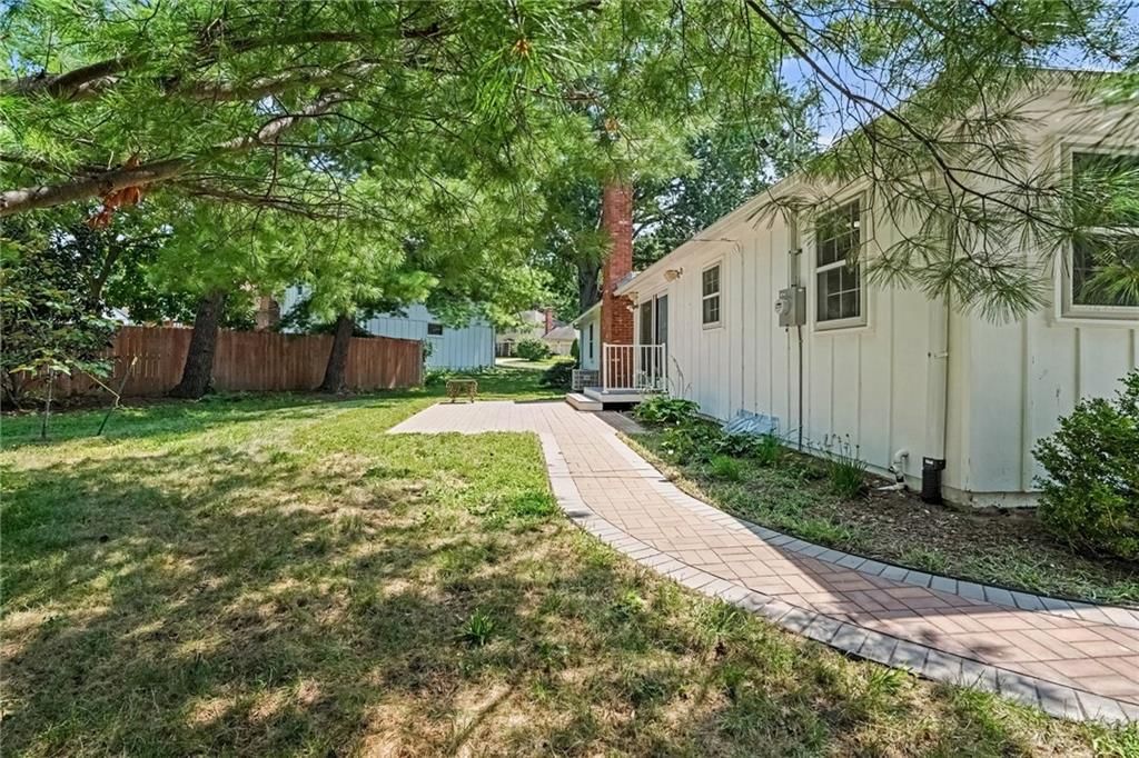 5716 W 97th Terrace — photo 25