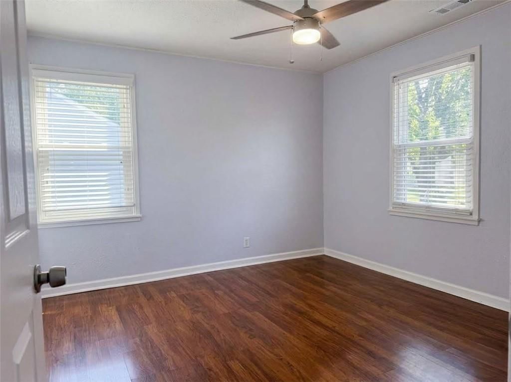 Photo 9 of 13 - 7501 Conser Street, Overland Park, KS 66204