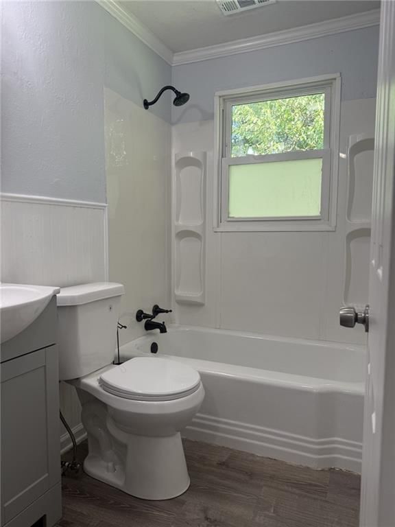 Photo 11 of 13 - 7501 Conser Street, Overland Park, KS 66204