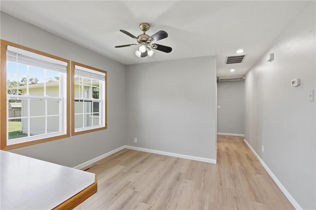 204 N Burnett Street — photo 7