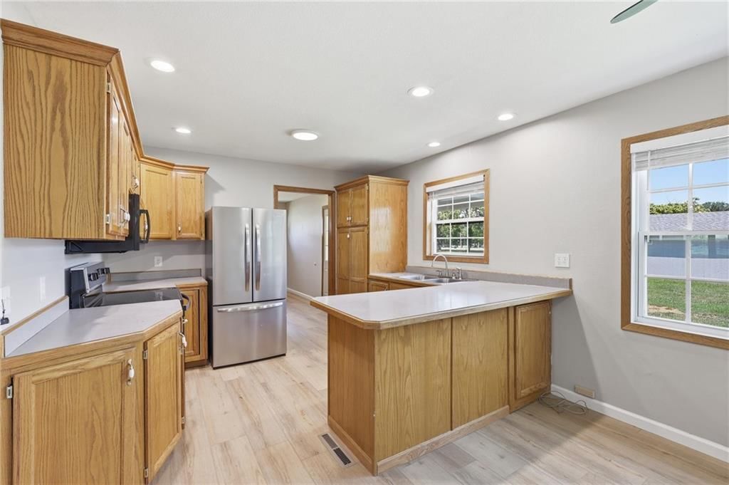 204 N Burnett Street — photo 8