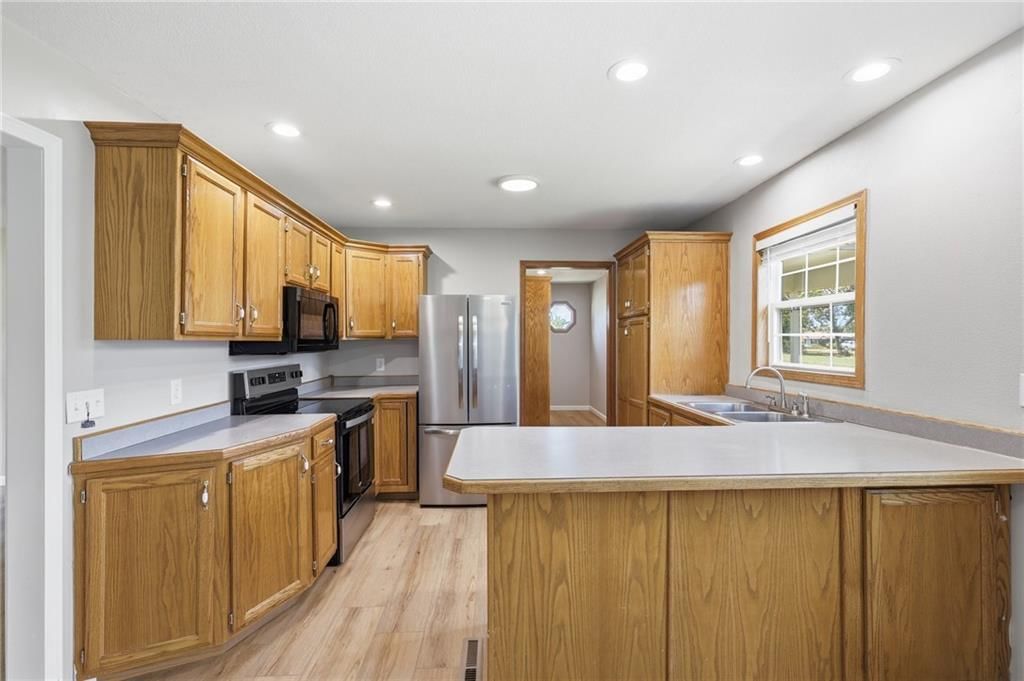 204 N Burnett Street — photo 9
