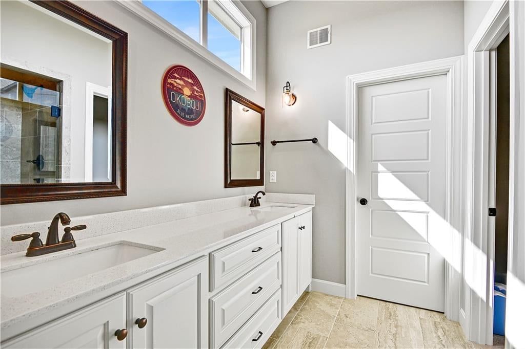 8003 W 166th Terrace — photo 18