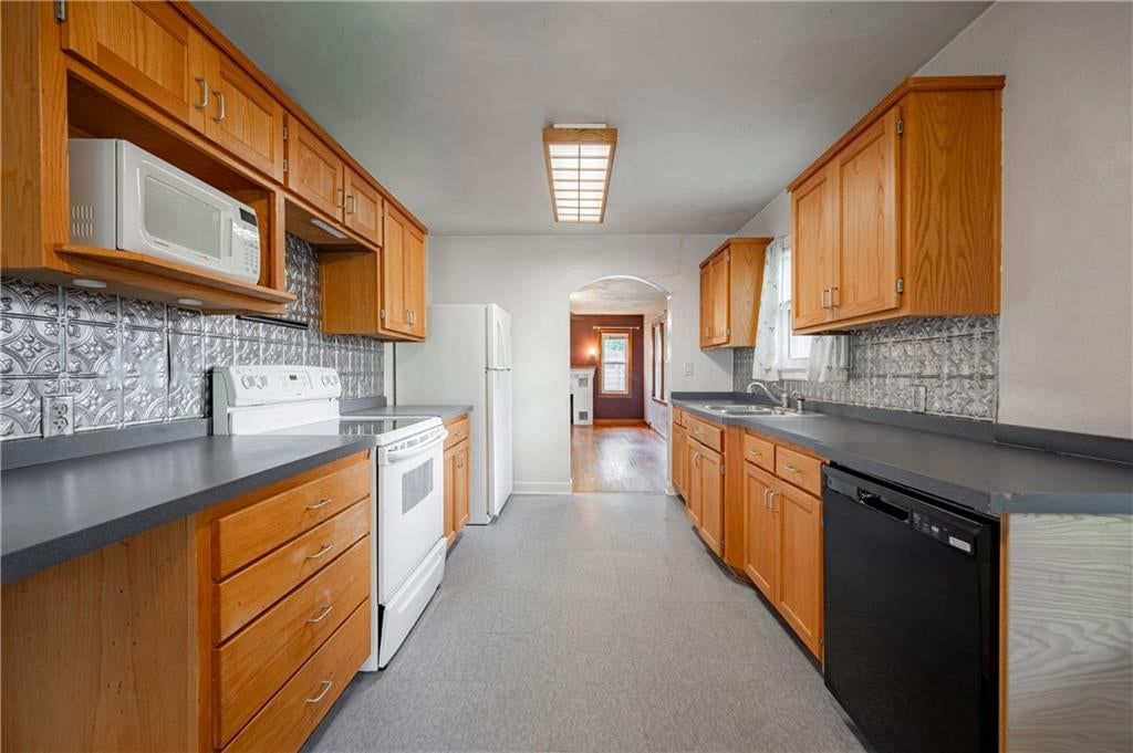 4500 Fisher Street — photo 6