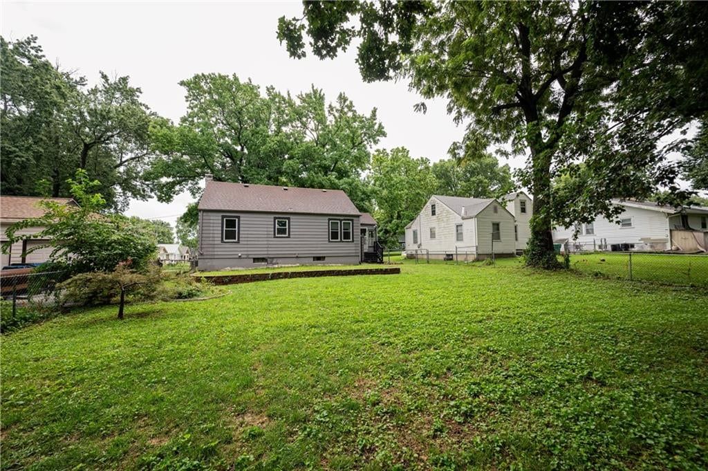 4500 Fisher Street — photo 17