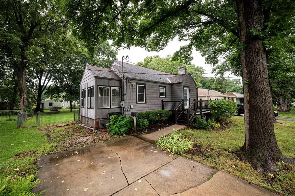 4500 Fisher Street — photo 19