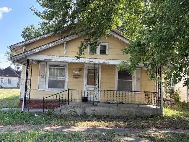 2008 Grand Avenue, Parsons, KS