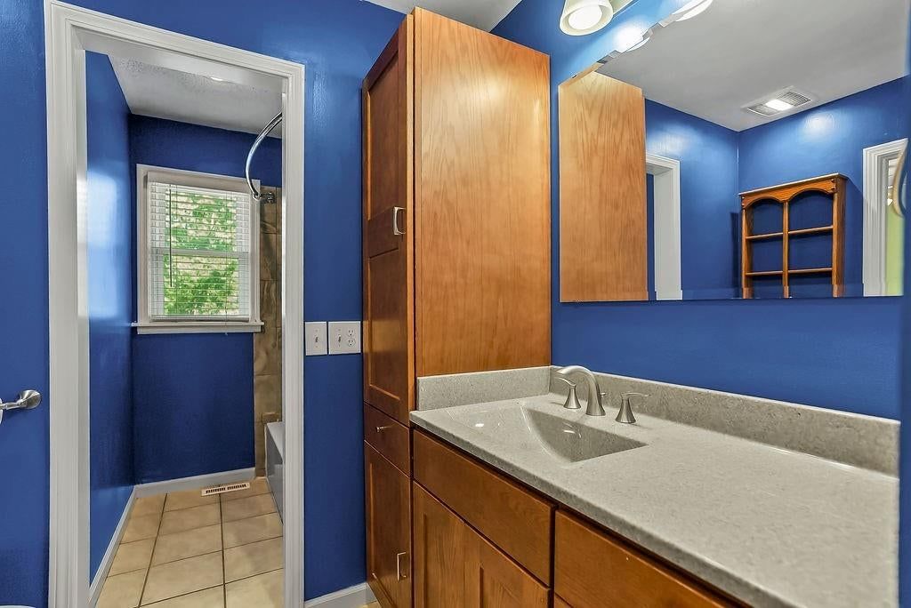 740 E Valerie Lane — photo 8