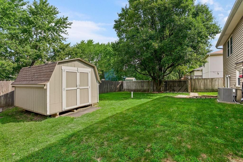 740 E Valerie Lane — photo 19