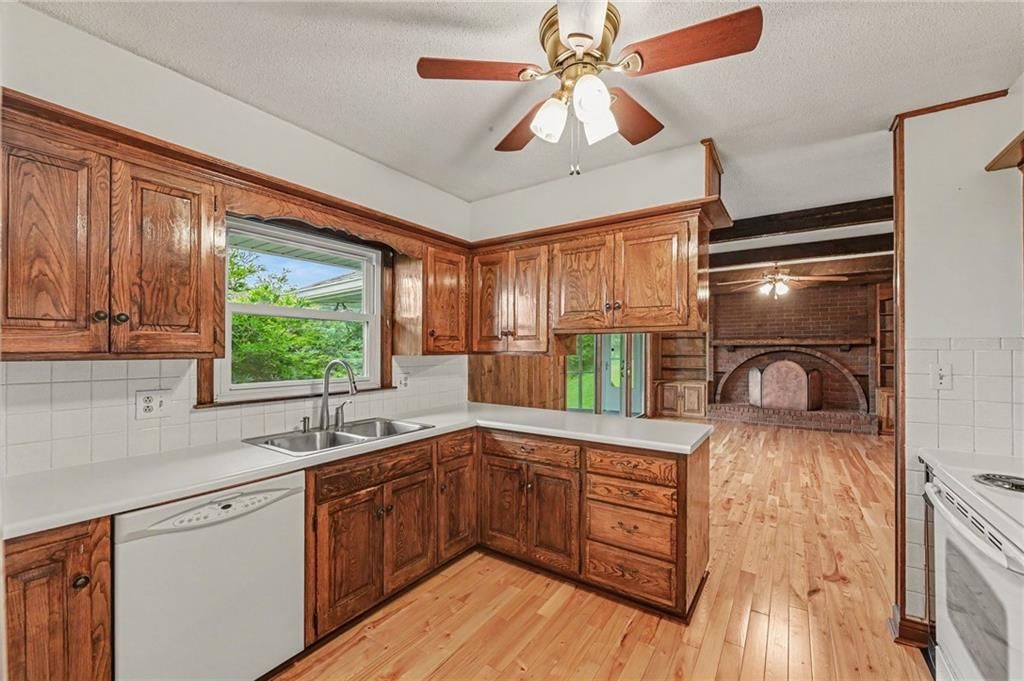 1719 S 23rd Street — photo 3