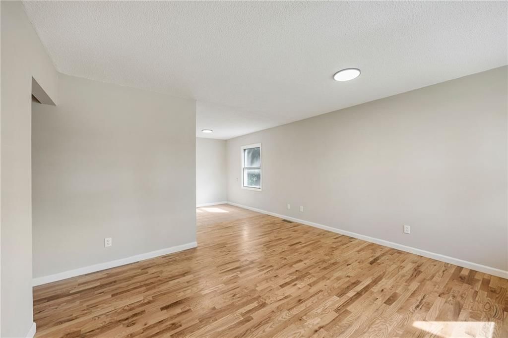 7408 E 49th Terrace — photo 4